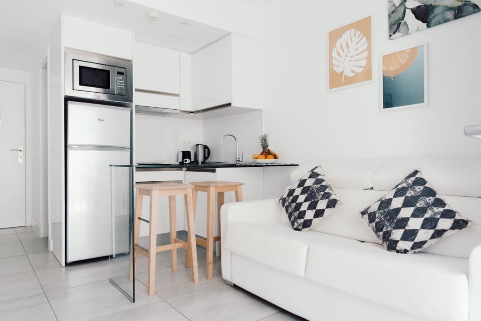 Kitchen or kitchenette, Living room