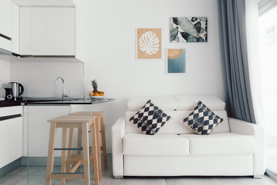 Kitchen or kitchenette, Living room