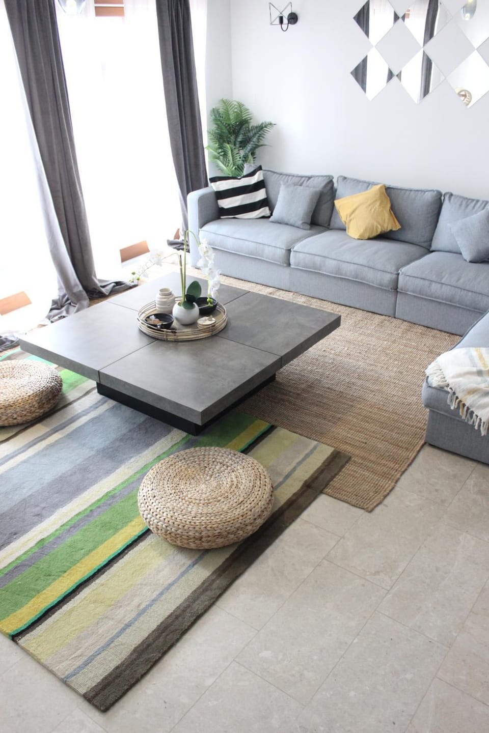 Living room, Seating area