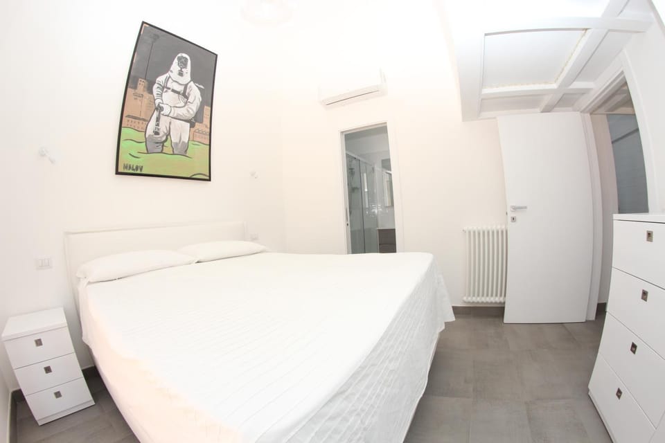 Bedroom, wardrobe