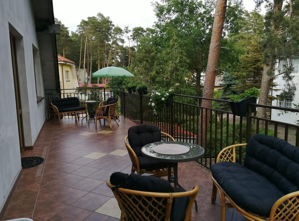 Balcony/Terrace, Seating area, Internal: Not applicable to any particular room