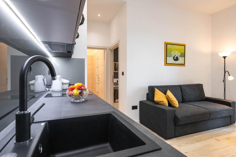 Kitchen or kitchenette, Living room