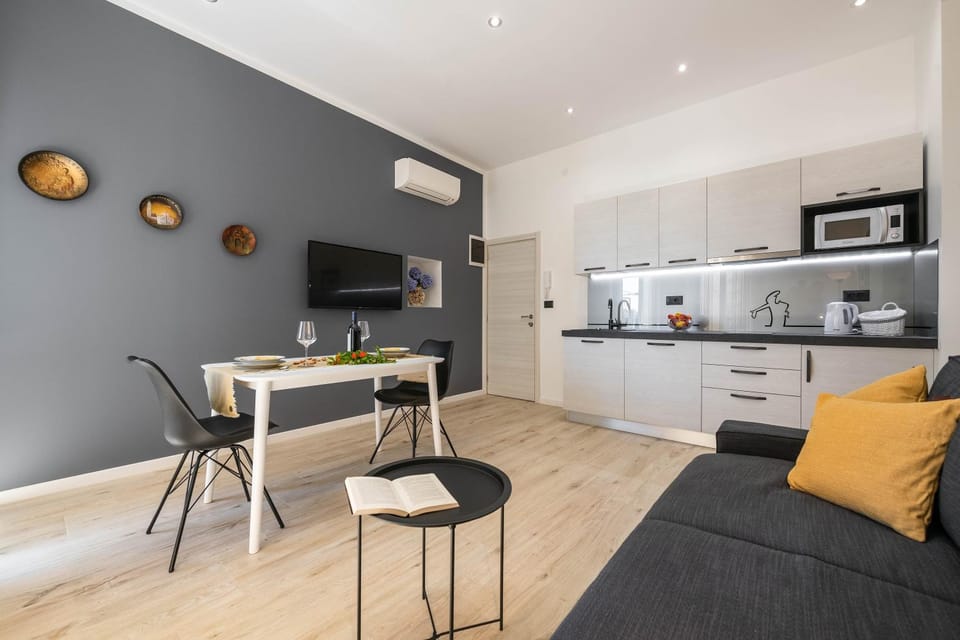 Kitchen or kitchenette, Living room