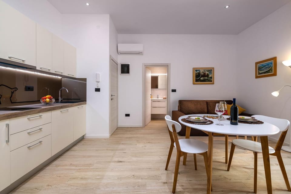 Kitchen or kitchenette, Living room, Dining area