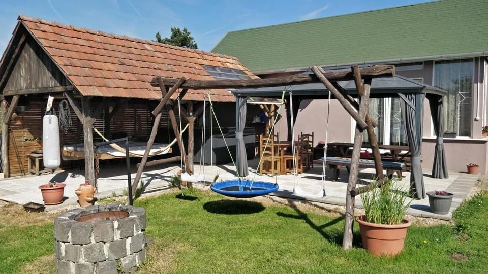 Novákporta vendégház Apartment in Hungary