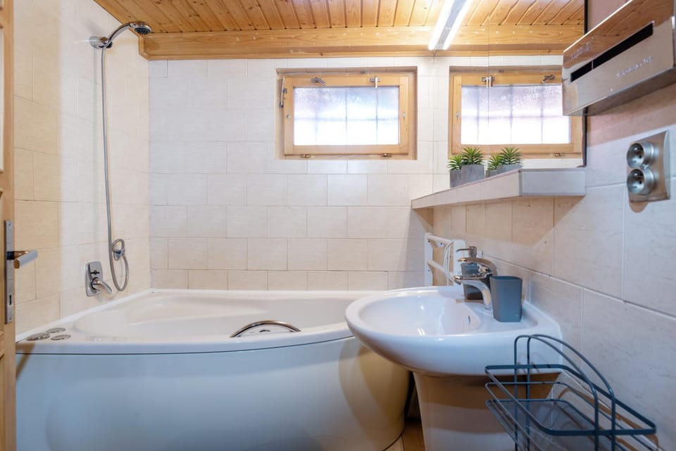 Bathroom, Bath