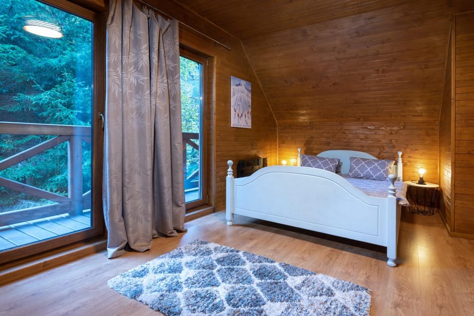 View (from property/room), Balcony/Terrace, Bedroom