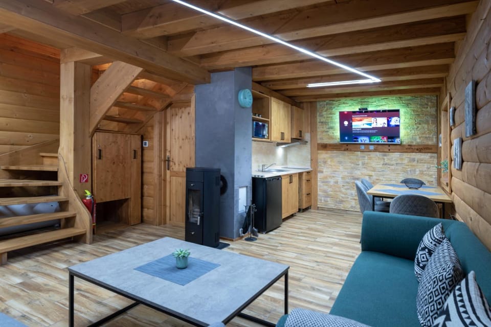 Communal lounge/ TV room, TV and multimedia, Kitchen or kitchenette, Seating area