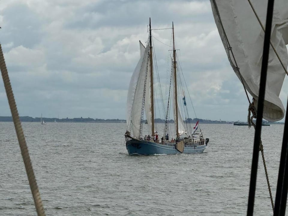 Zeilschip De Hester Bed and Breakfast in Flevoland, Netherlands
