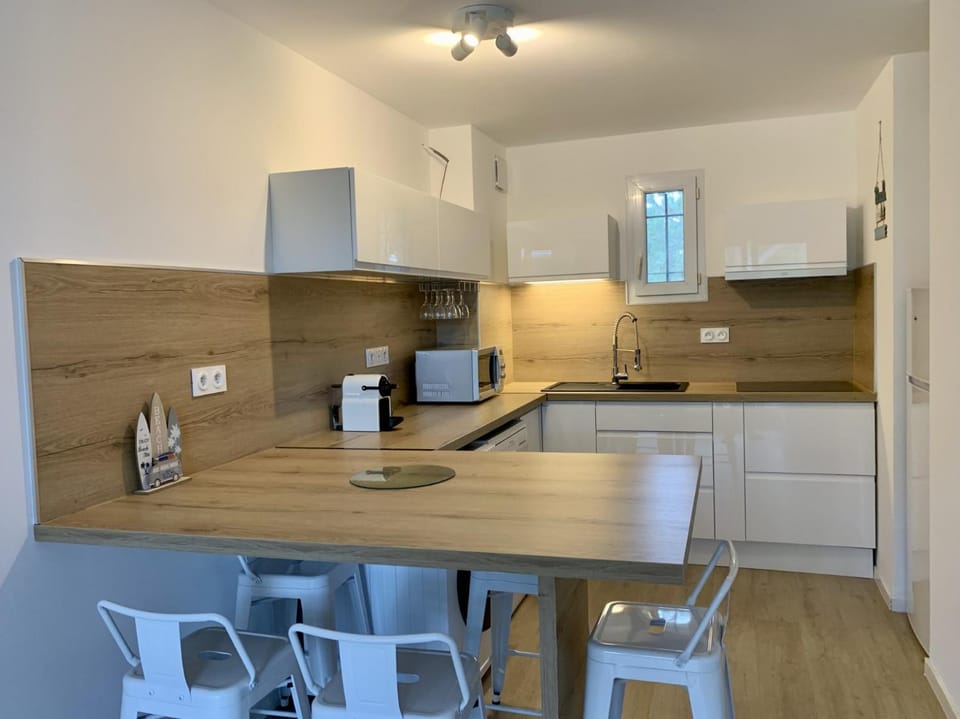 LA BADINE Appartement rénové Haut de gamme Balneo Climatisation Apartment hotel in Hyères