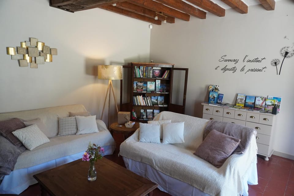 Library, Living room