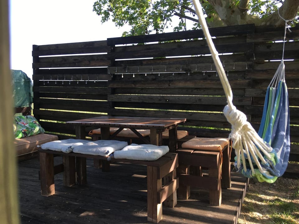 Off site, BBQ facilities, Dining area