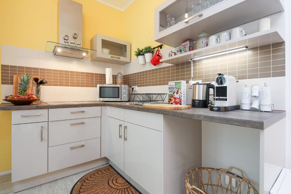 5 Personen Altbau nahe Kurfürstendamm - Shakespeare Apartment in Berlin