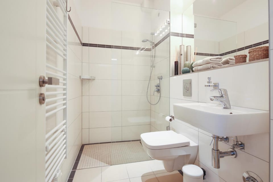 5 Personen Altbau nahe Kurfürstendamm - Shakespeare Apartment in Berlin