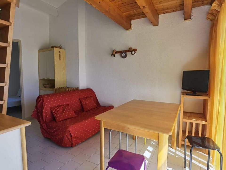 Appartement cosy avec mezzanine, 5 couchages, parking privé - FR-1-326-688 Apartment in Marseillan