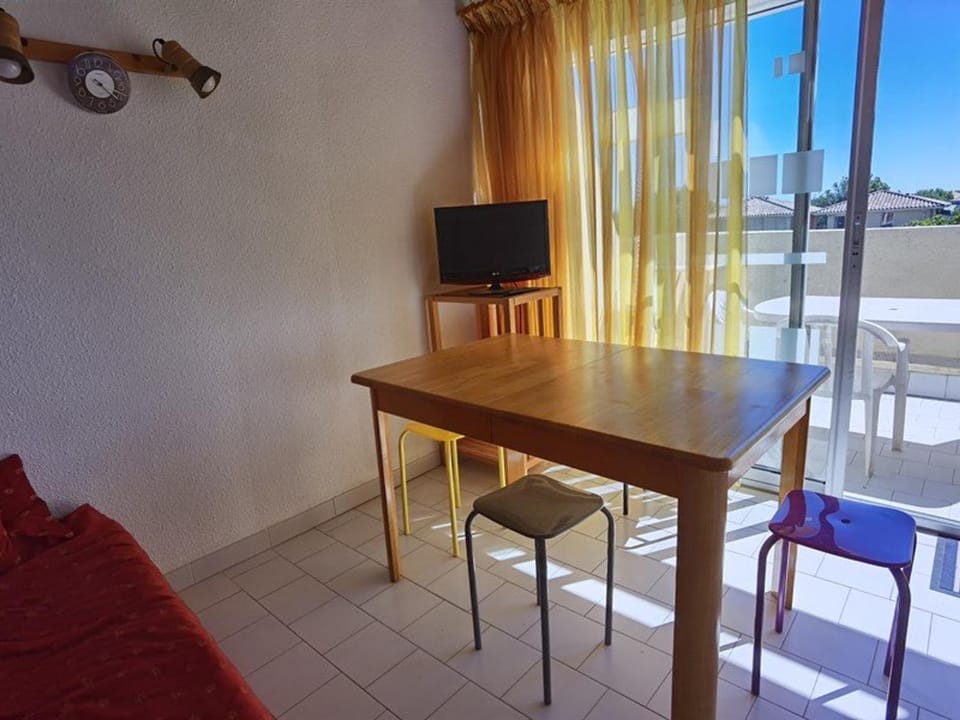 Appartement cosy avec mezzanine, 5 couchages, parking privé - FR-1-326-688 Apartment in Marseillan