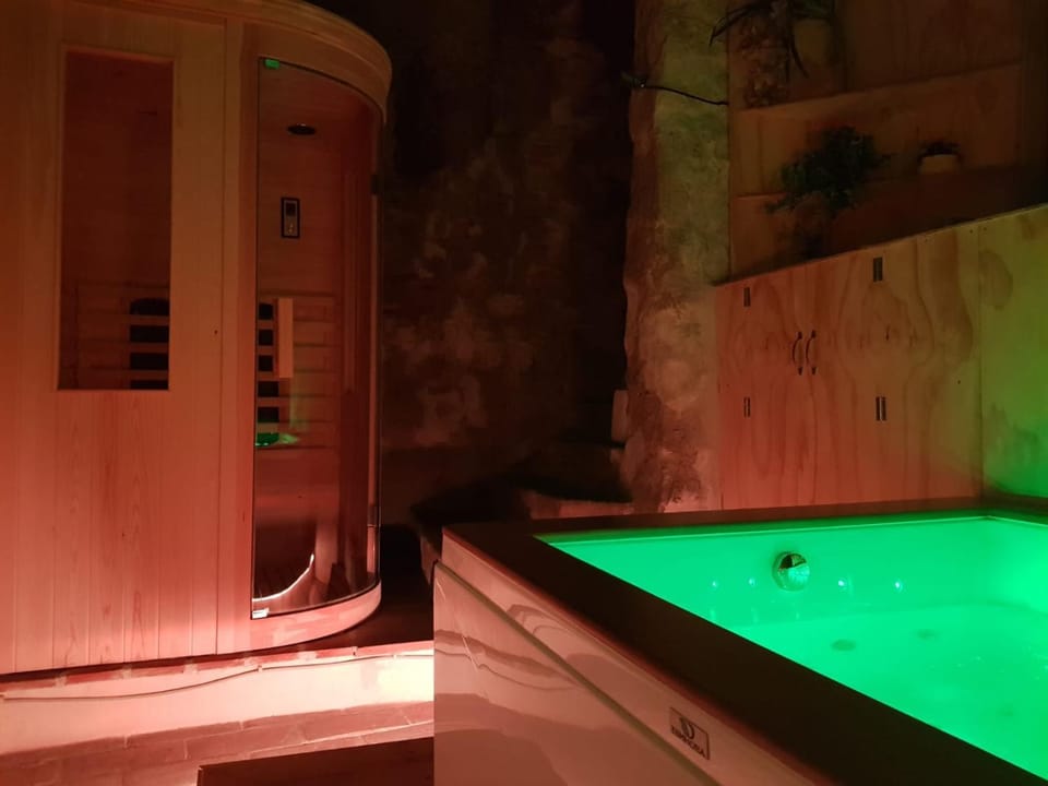 Sauna, Spa and wellness centre/facilities