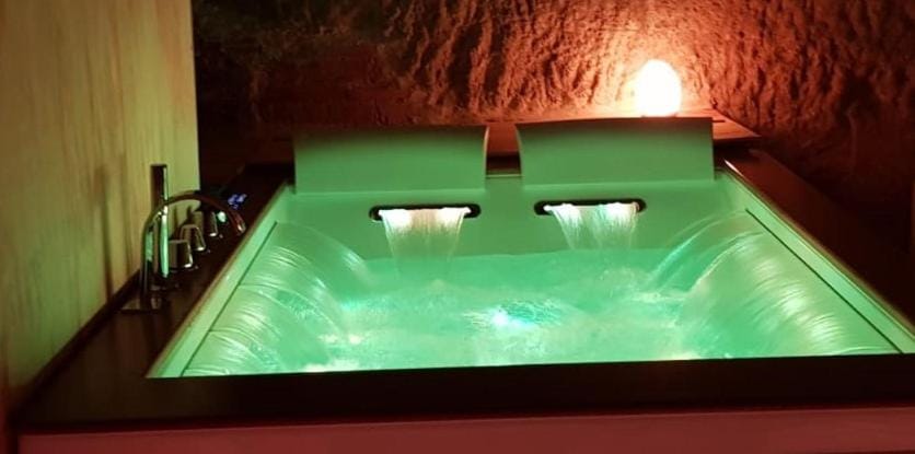 Hot Tub, Spa and wellness centre/facilities