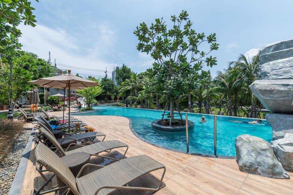 Natural landscape, Pool view, Swimming pool, Swimming pool, sunbed