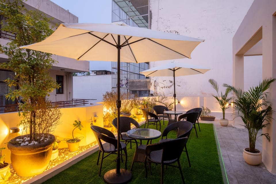 Patio, Day, Balcony/Terrace, Seating area