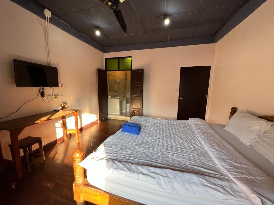 Communal lounge/ TV room, TV and multimedia, Photo of the whole room