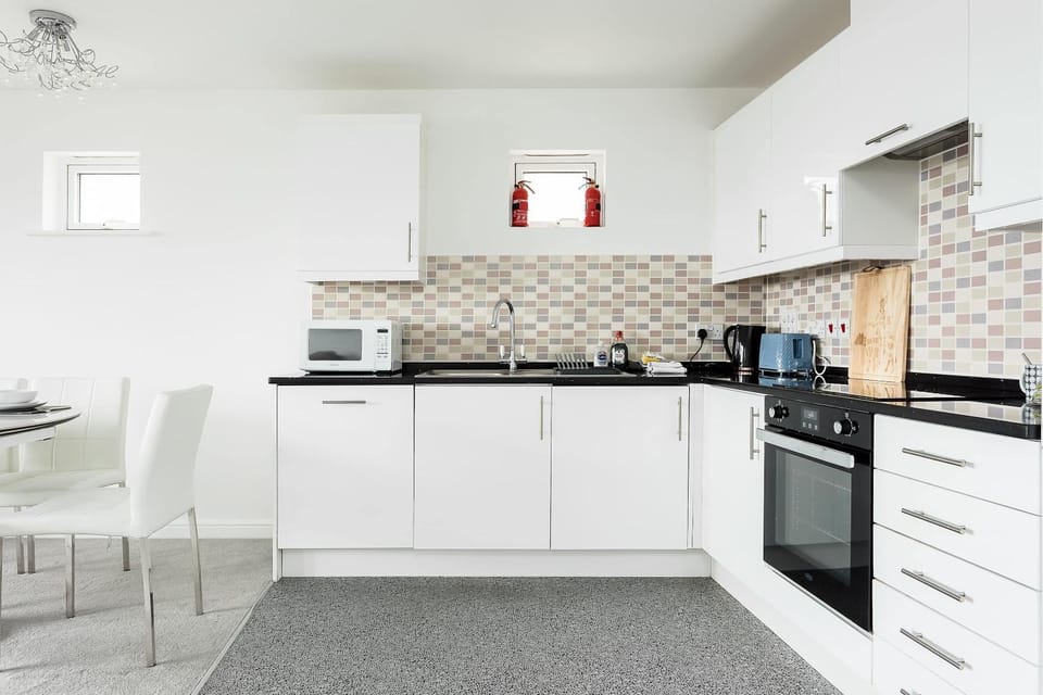 Beach Point - Stunning Harbour Views from Balcony Apartment in Poole
