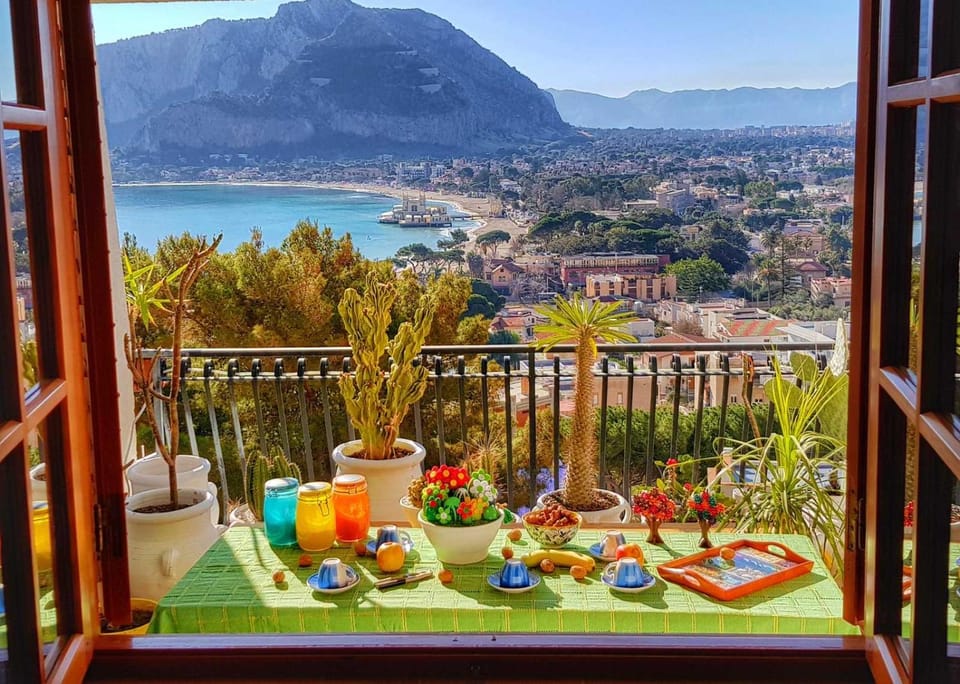 Balcony/Terrace, Mountain view, Sea view