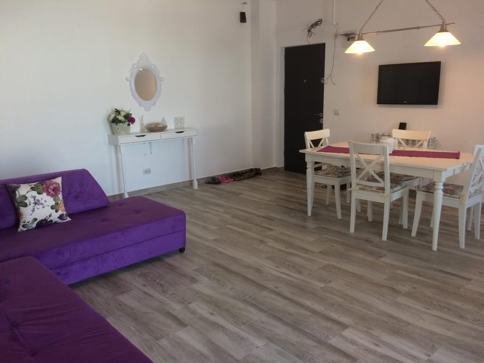 Apartament Andy Mamaia Nord 30 m de plaja Apartment in Constanța County