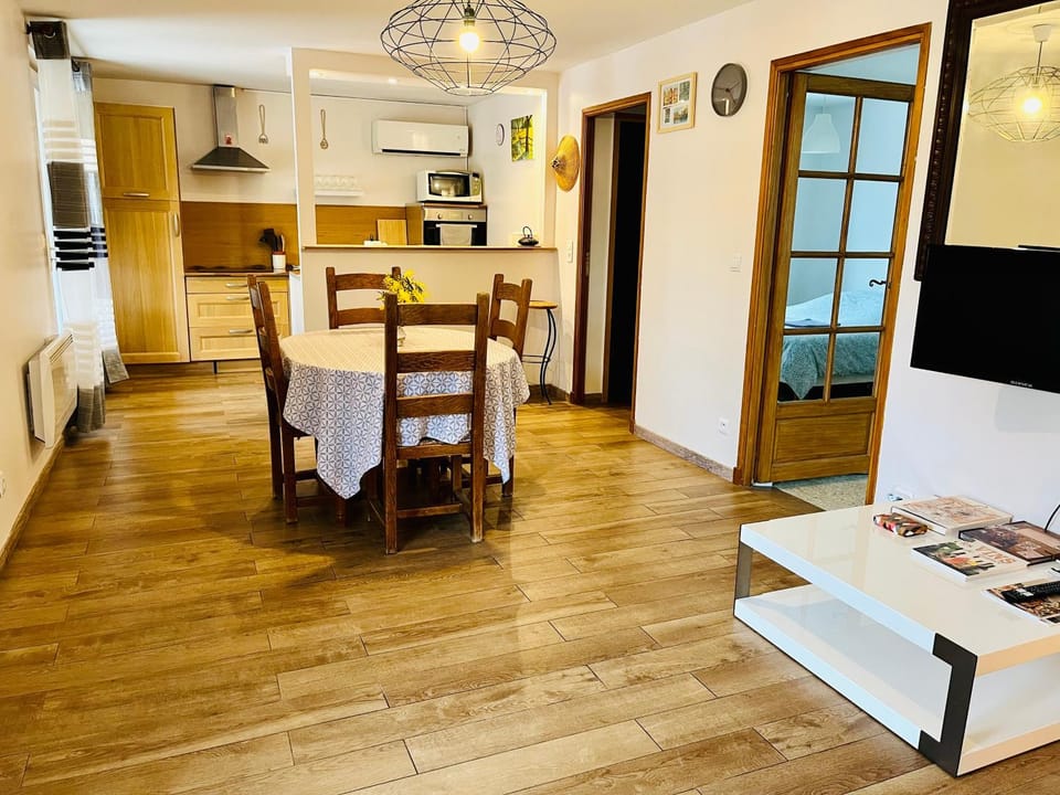House with nice garden, downtown by walk Apartment in Provence-Alpes-Côte d'Azur