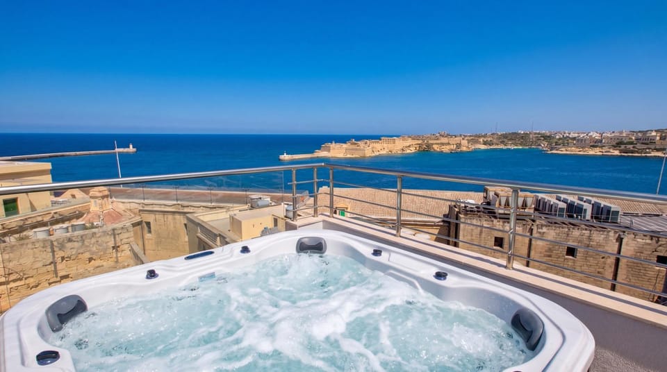 Hot Tub, Hot Tub