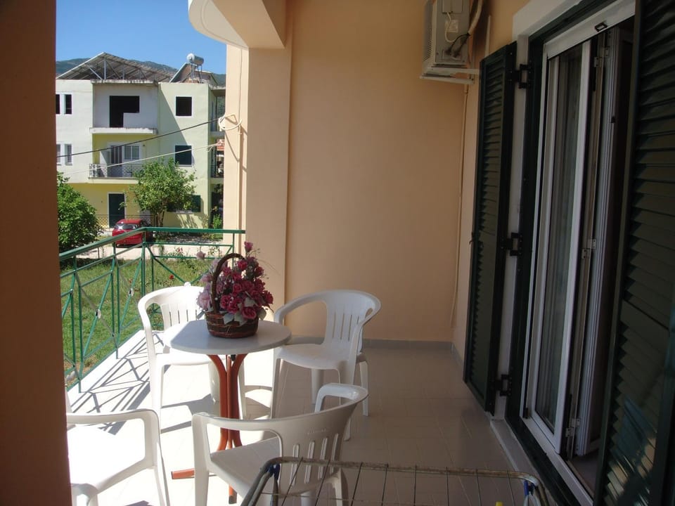 STUDIOS LEFTERIS Bed and Breakfast in Nydri