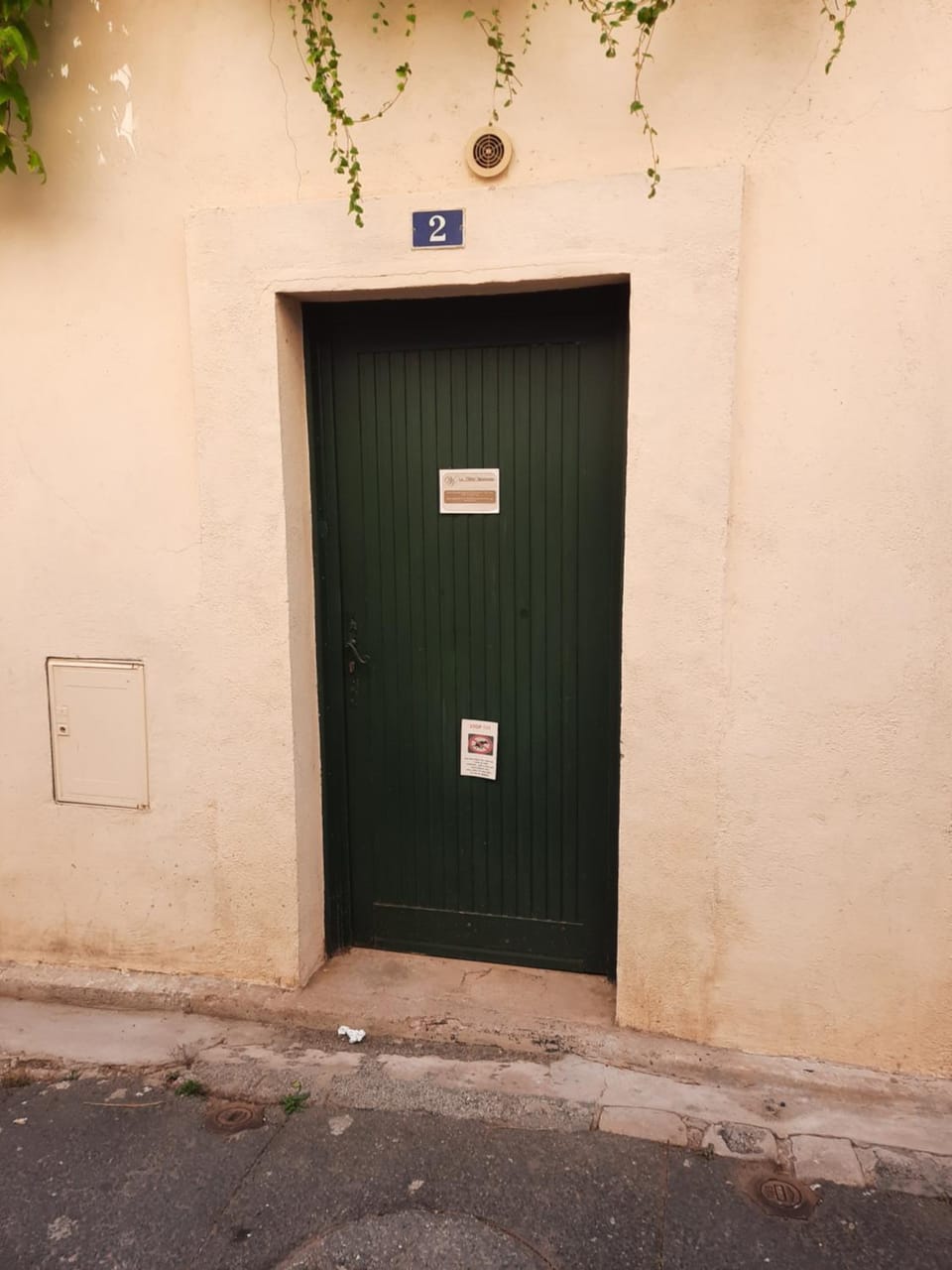 Facade/entrance