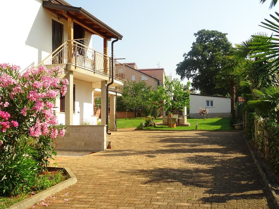 Property building, Garden