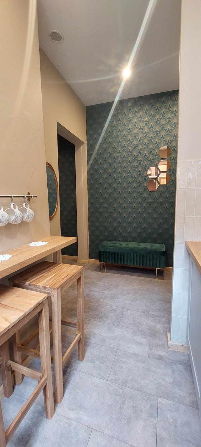 Seating area, Dining area