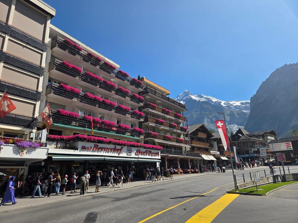 Property building, Facade/entrance, City view