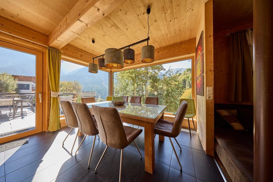 Dining area, Mountain view