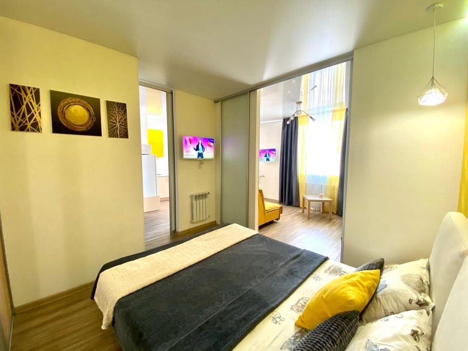 Grey&Yellow на Коцюбинського Apartment in Ukraine