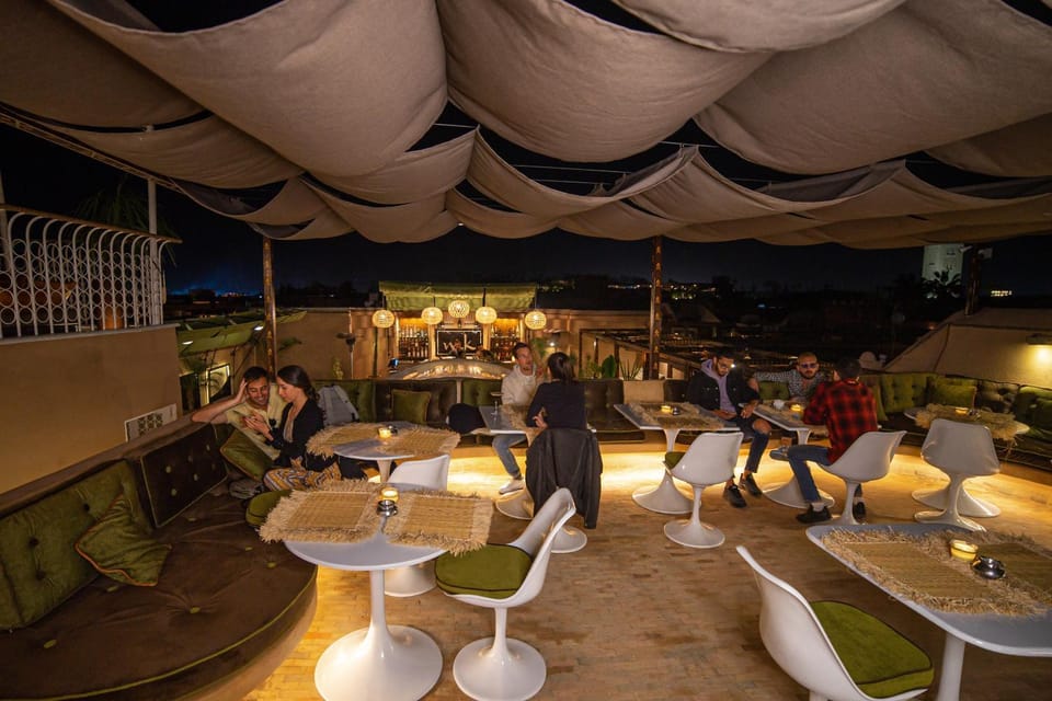Restaurant/places to eat, Nightclub / DJ, Lounge or bar