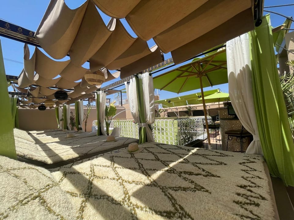 Property building, Balcony/Terrace