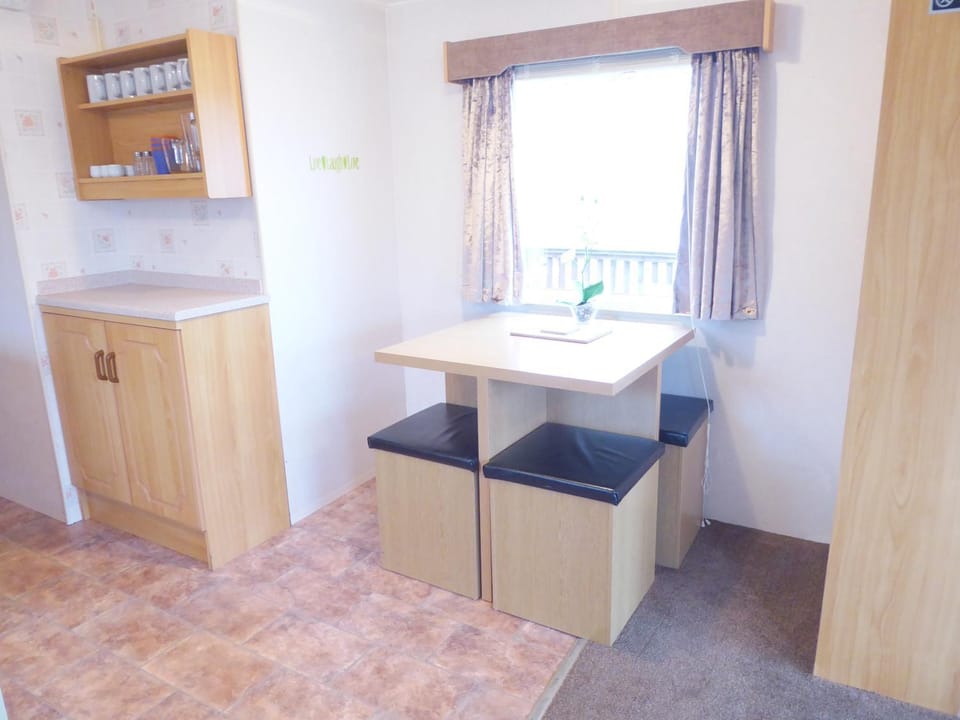 Beachside, Family-friendly, WiFi, 8 berth Caravan 158 Apartment in Ingoldmells