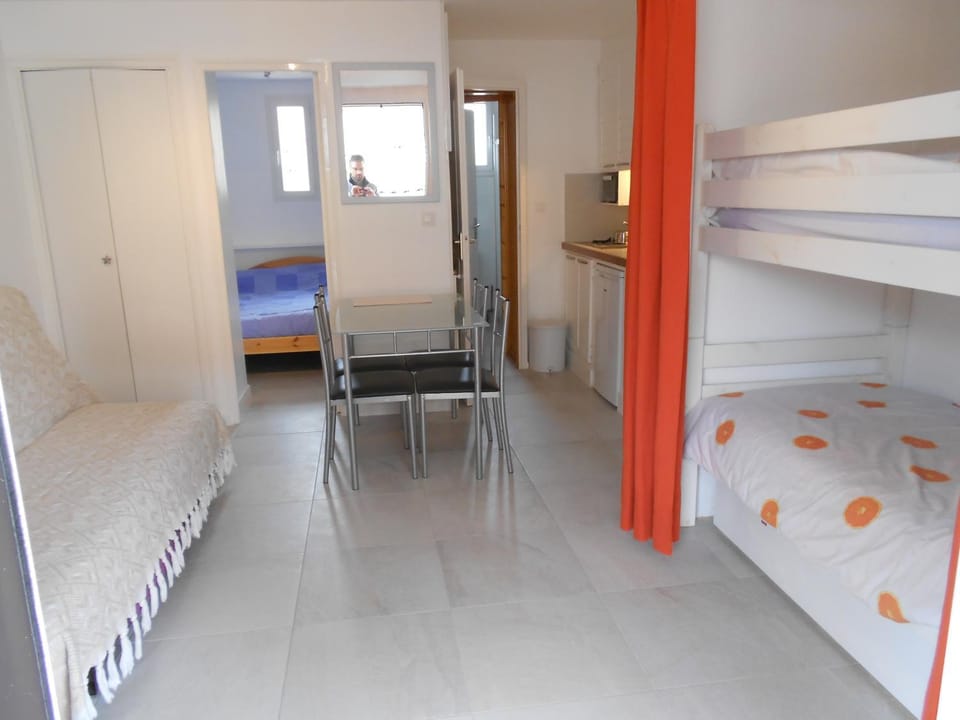 Dining area, bunk bed