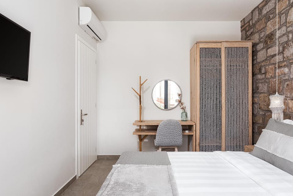 Bed, TV and multimedia, Photo of the whole room, Bedroom, air conditioner