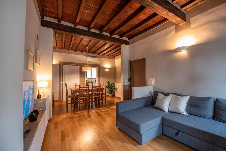 Duomo Suite con balcone Apartment in Florence