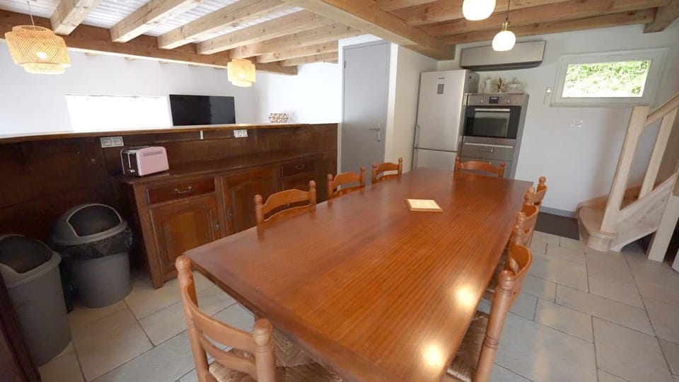 Dining area, Communal kitchen