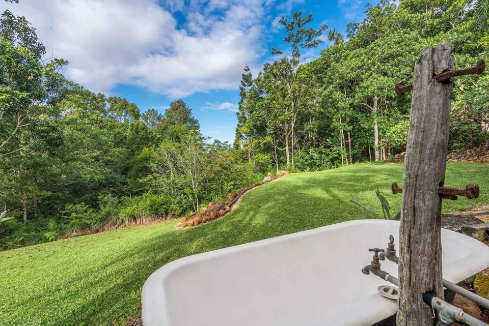 Day, Natural landscape, Garden view, Bath