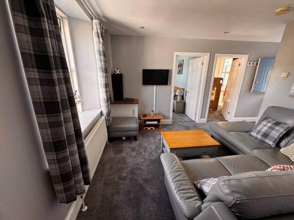 Game Room, TV and multimedia, Living room