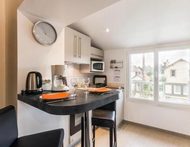 Canadian Beach Hut House in Benerville-sur-Mer