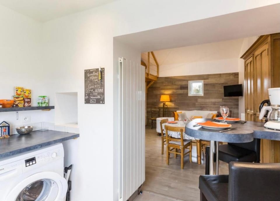 Canadian Beach Hut House in Benerville-sur-Mer