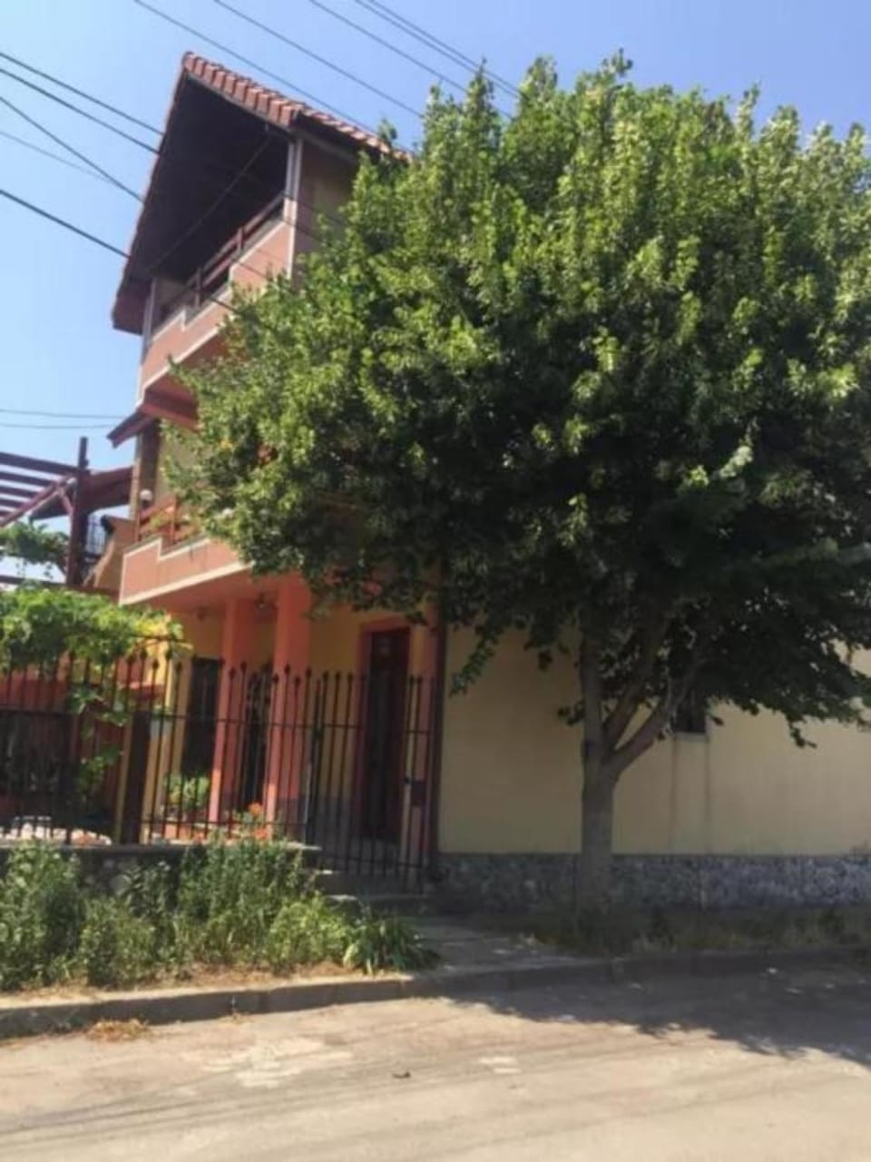 Facade/entrance
