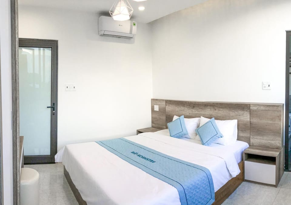 Bed, Photo of the whole room, Bedroom, air conditioner